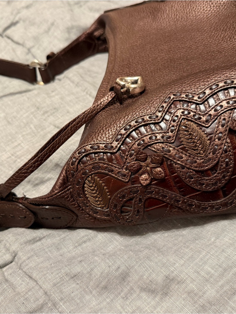 Brighton pebbled leather shoulder bag - Picture 3 of 7